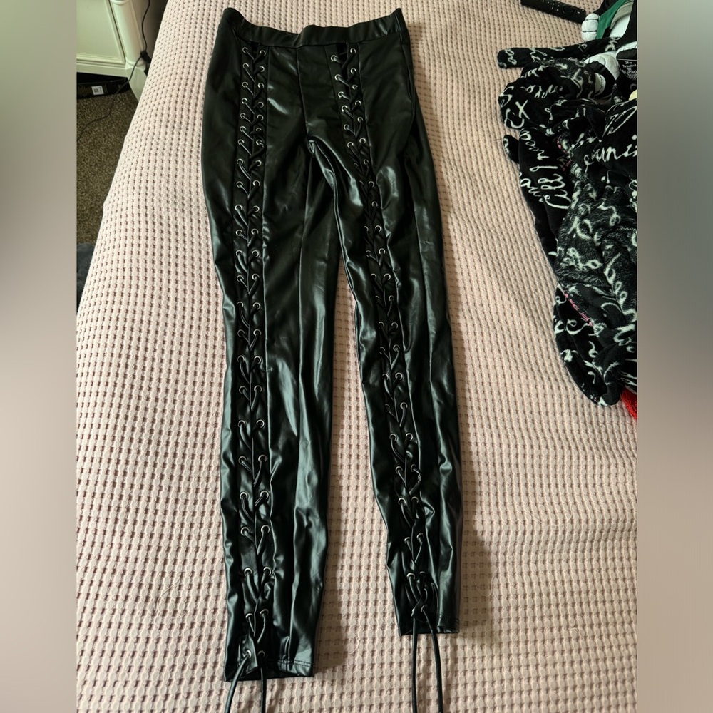 Fashionnova leggings